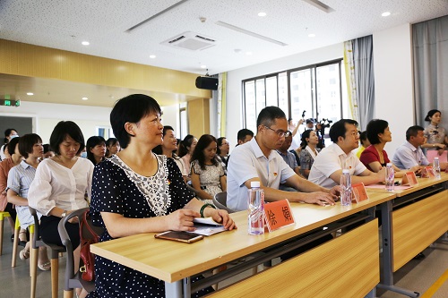 金山麥浦幼兒園今日揭牌 可為周邊群眾提供360個優(yōu)質(zhì)的幼教學位