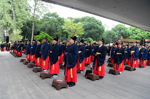 盛況空前！今天,，這位“陸上女神”引熱議,！