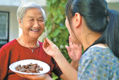 新風(fēng)潤(rùn)人心　文明花正艷